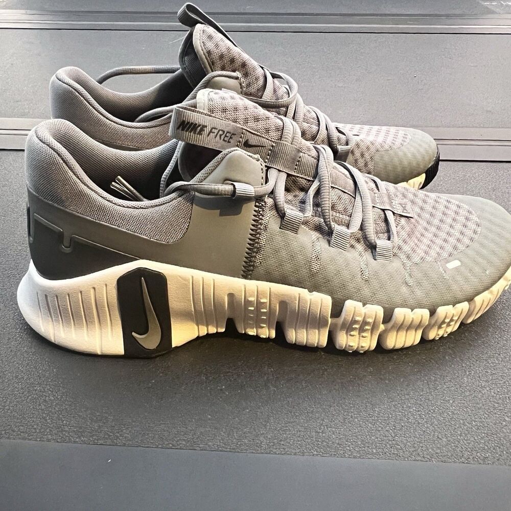 Nike Free Metcon 5 Gym Training  Shoe Smoke Grey DV3949-003 Mens Size 11.5